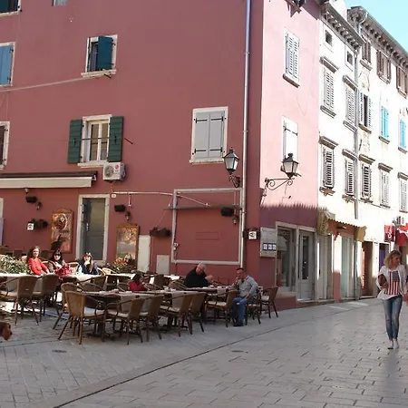 Main Street Carera Apartamento