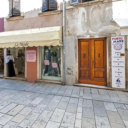 Main Street Carera